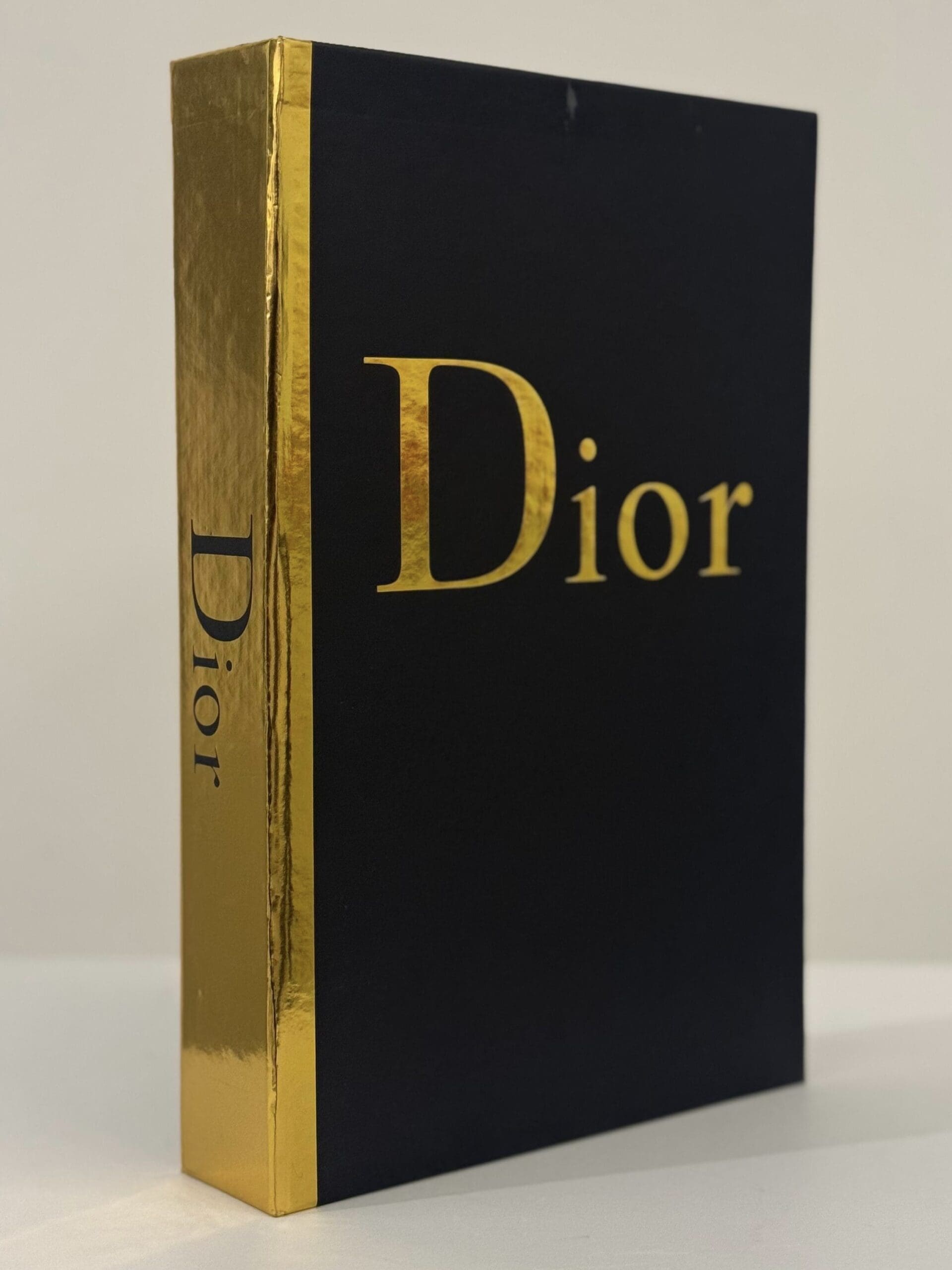90270993-e191-4425-9d91-03bb686f9980 DIOR - Image 1