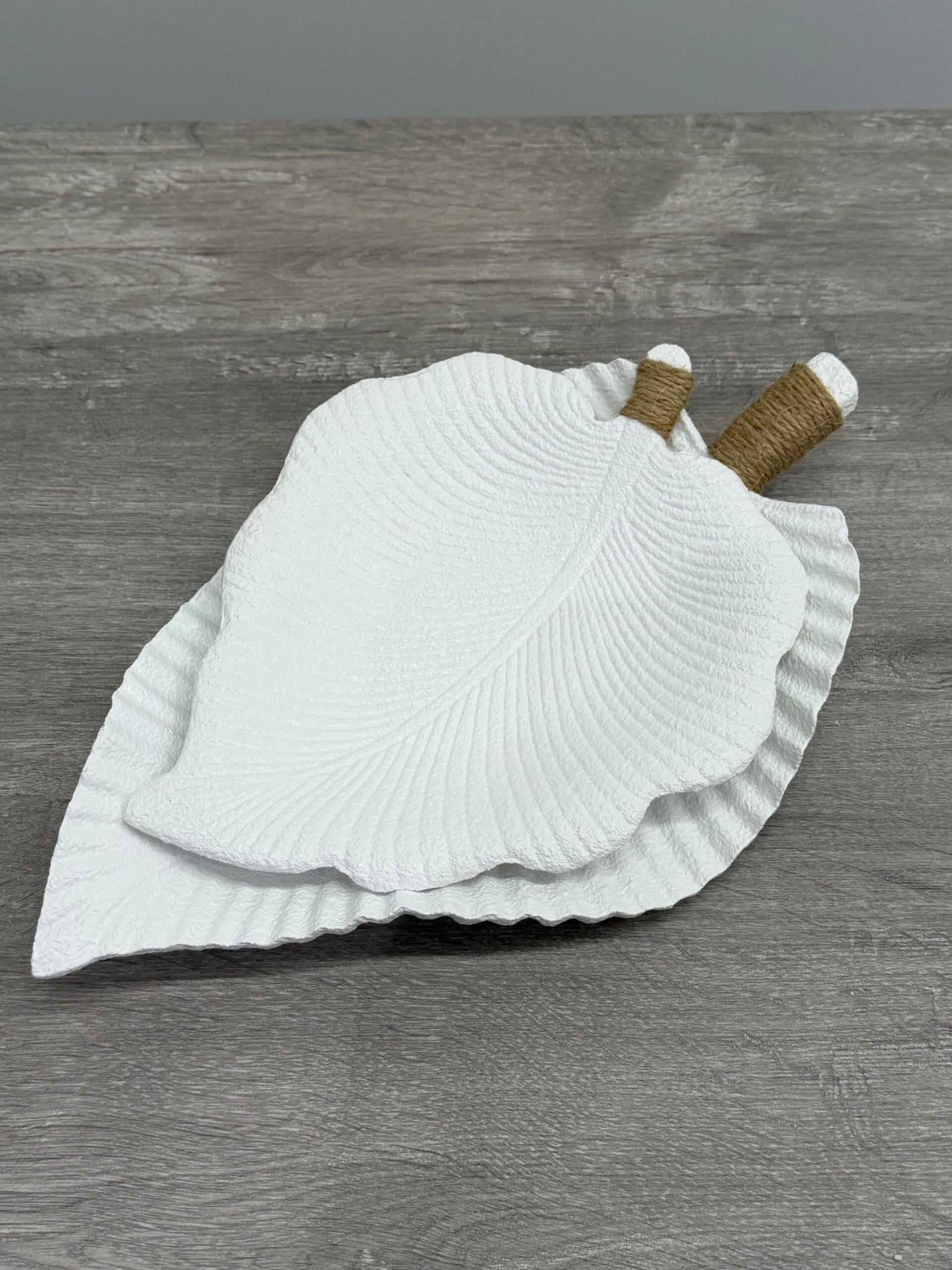 69b54c37-129d-44c2-a02e-0b20f492c1e9 Leaf-Inspired Tray Set - Image 1