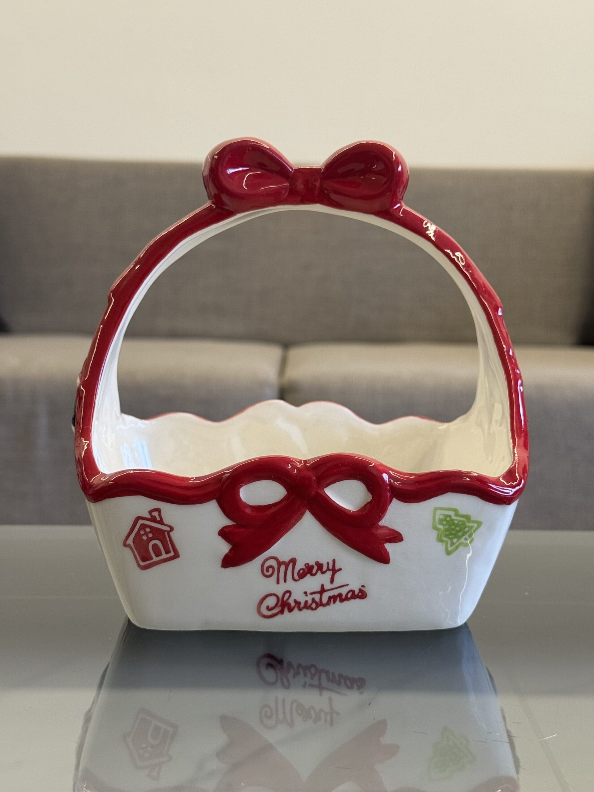 IMG_2955 Bow Ceramic Basket - Image 1